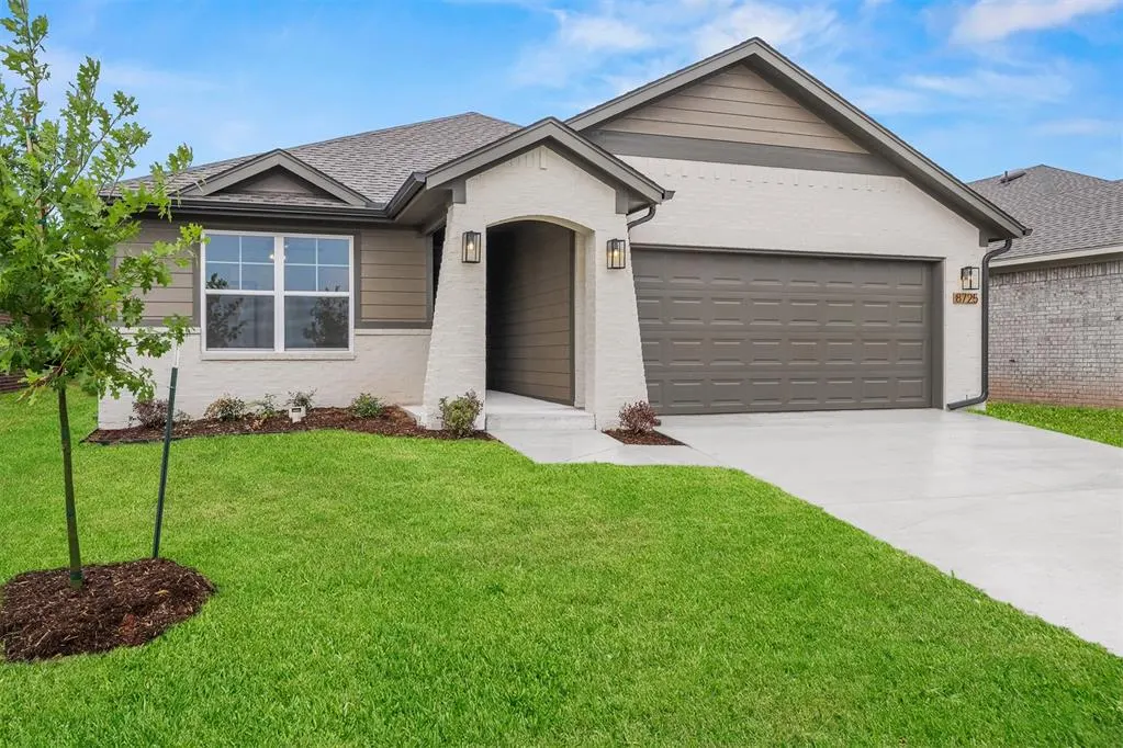Photo 2 — 8725 Spruce Street, Edmond, OK 73003