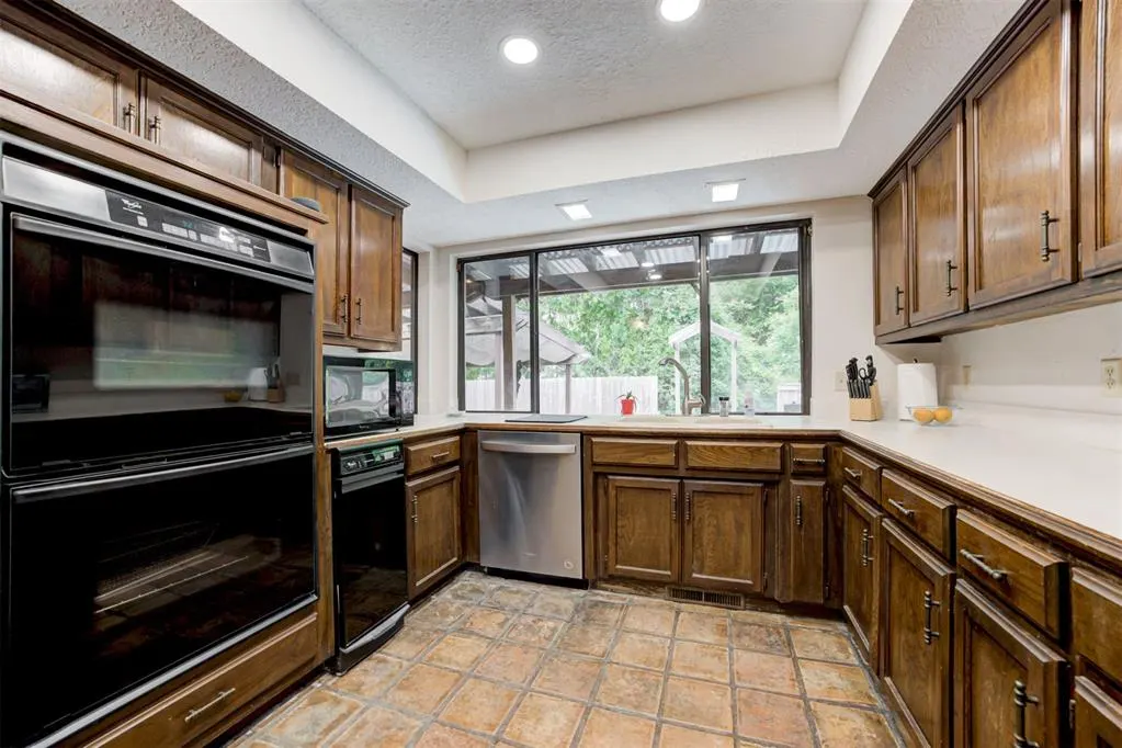 Photo 19 — 13501 Fox Hollow Ridge, Oklahoma City, OK 73131