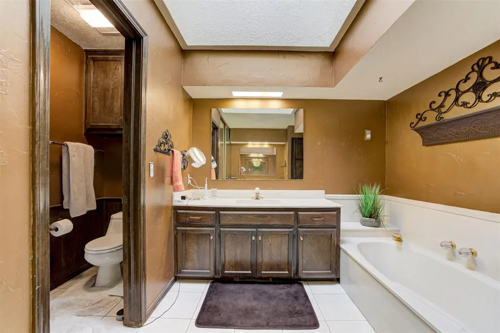 Photo 29 — 13501 Fox Hollow Ridge, Oklahoma City, OK 73131