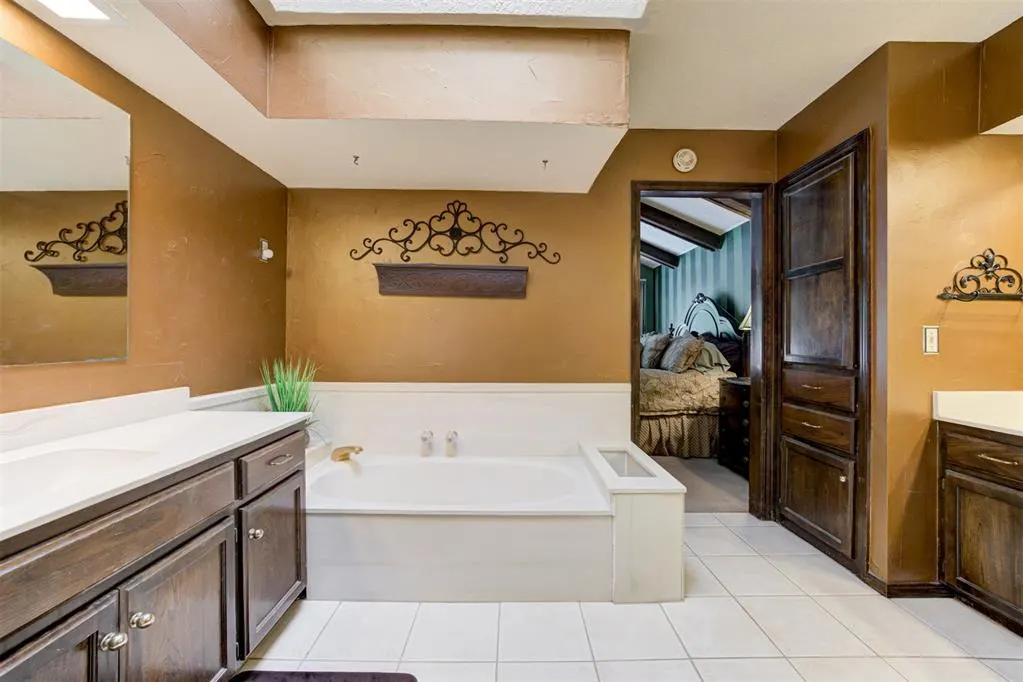 Photo 30 — 13501 Fox Hollow Ridge, Oklahoma City, OK 73131