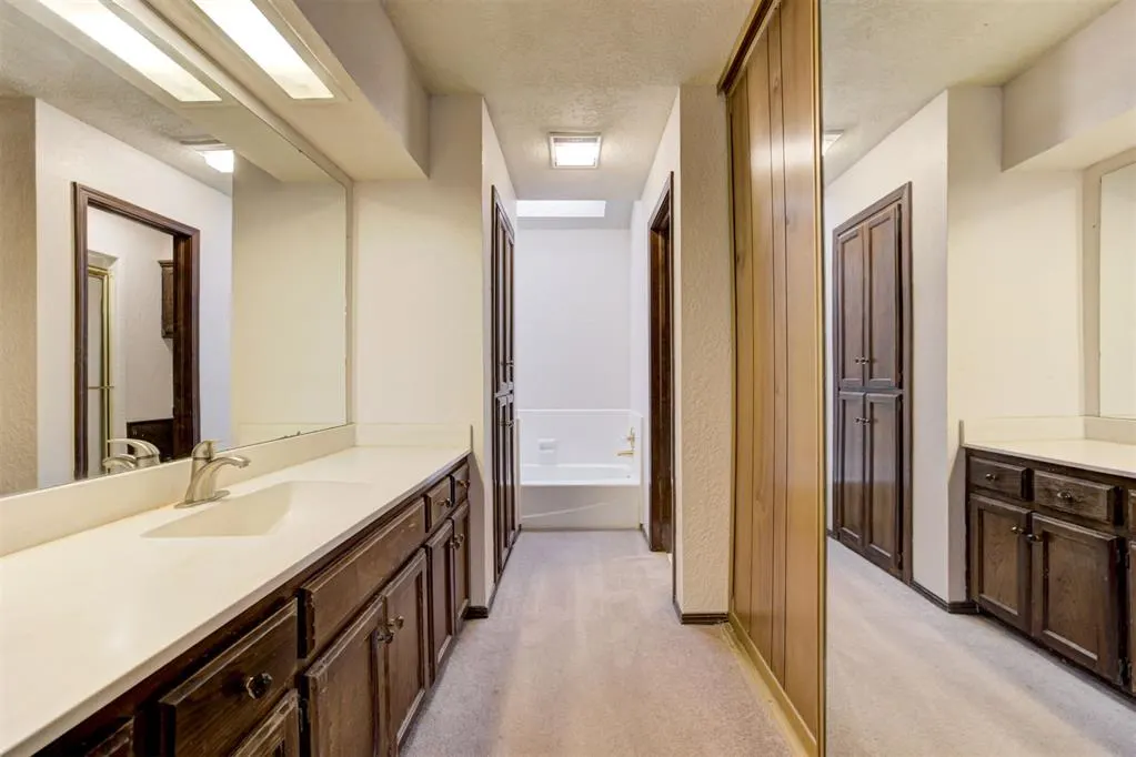 Photo 34 — 13501 Fox Hollow Ridge, Oklahoma City, OK 73131