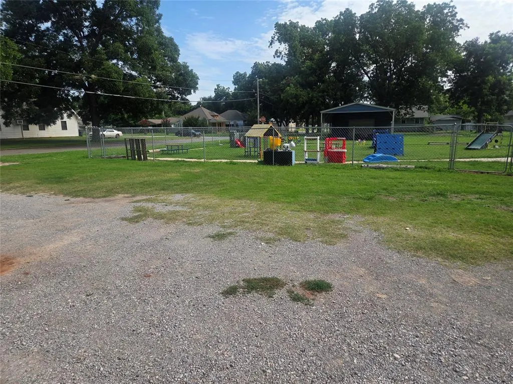 Photo 18 — 408 E Charles Street, Pauls Valley, OK 73075
