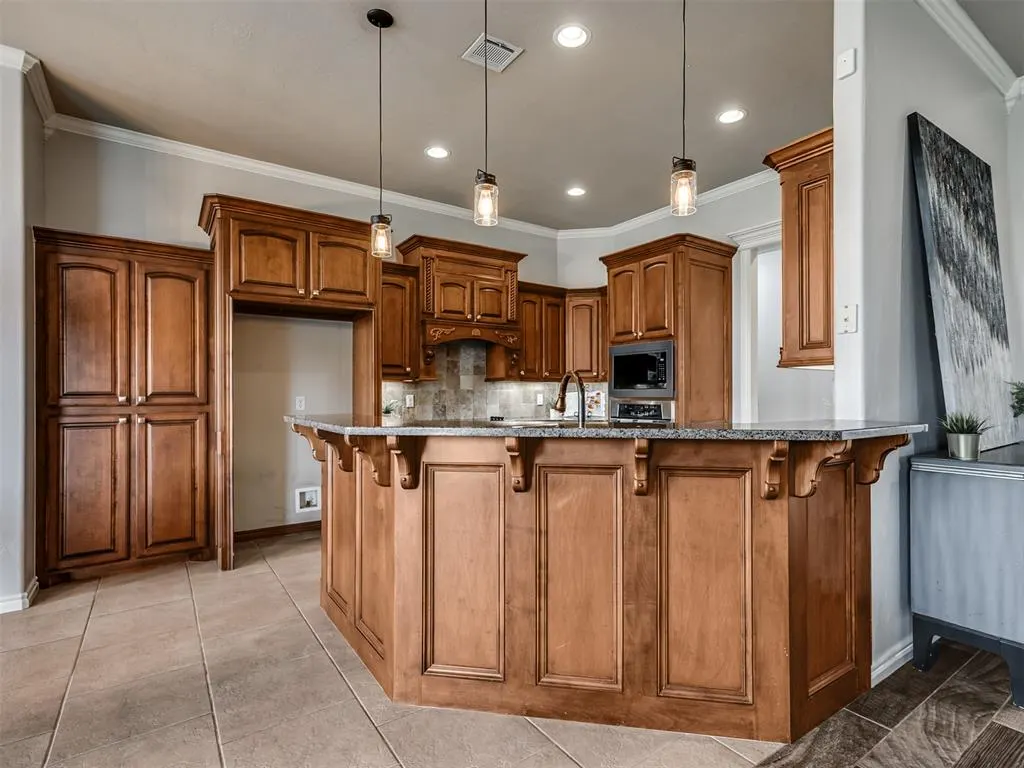 Photo 11 — 718 Silver Chase Drive, Choctaw, OK 73020