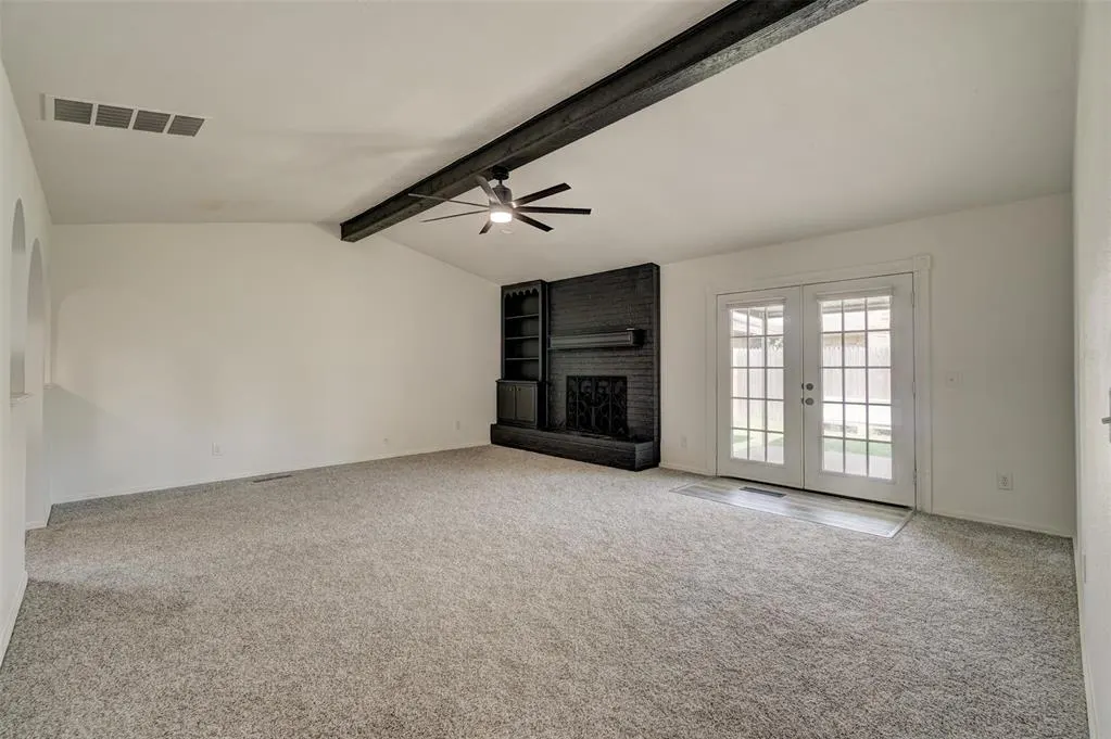 Photo 2 — 10333 Fairfax Lane, Yukon, OK 73099