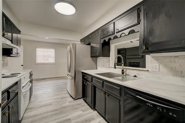 Photo 5 — 10333 Fairfax Lane, Yukon, OK 73099