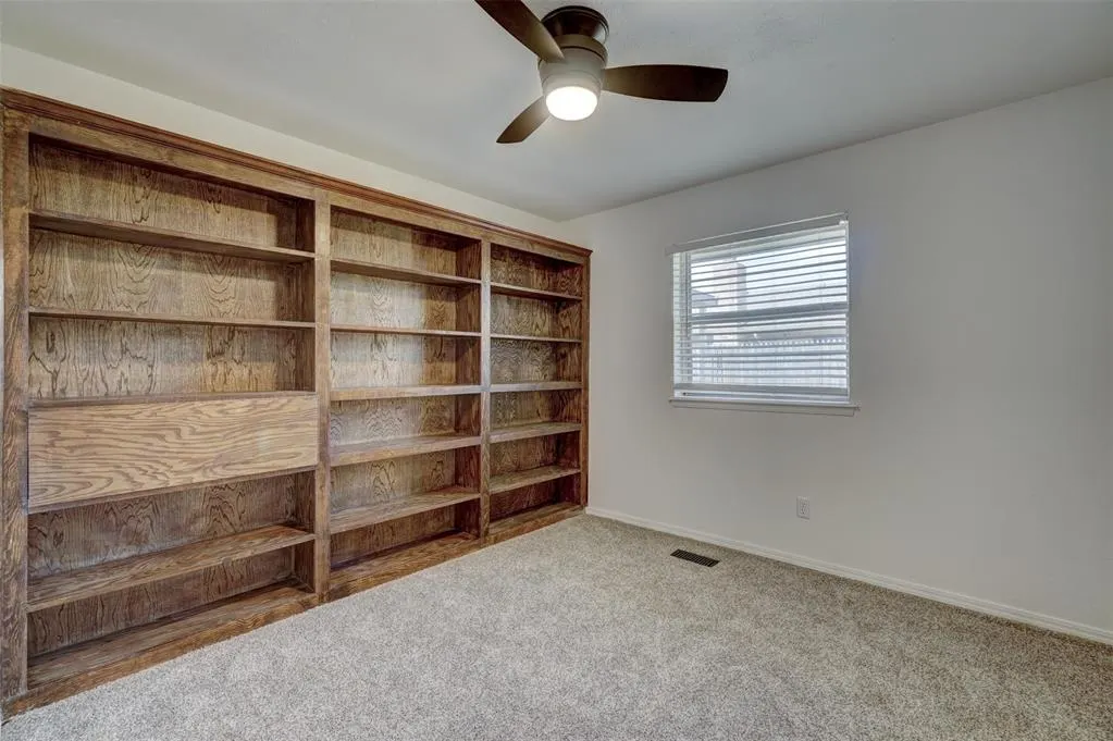 Photo 10 — 10333 Fairfax Lane, Yukon, OK 73099
