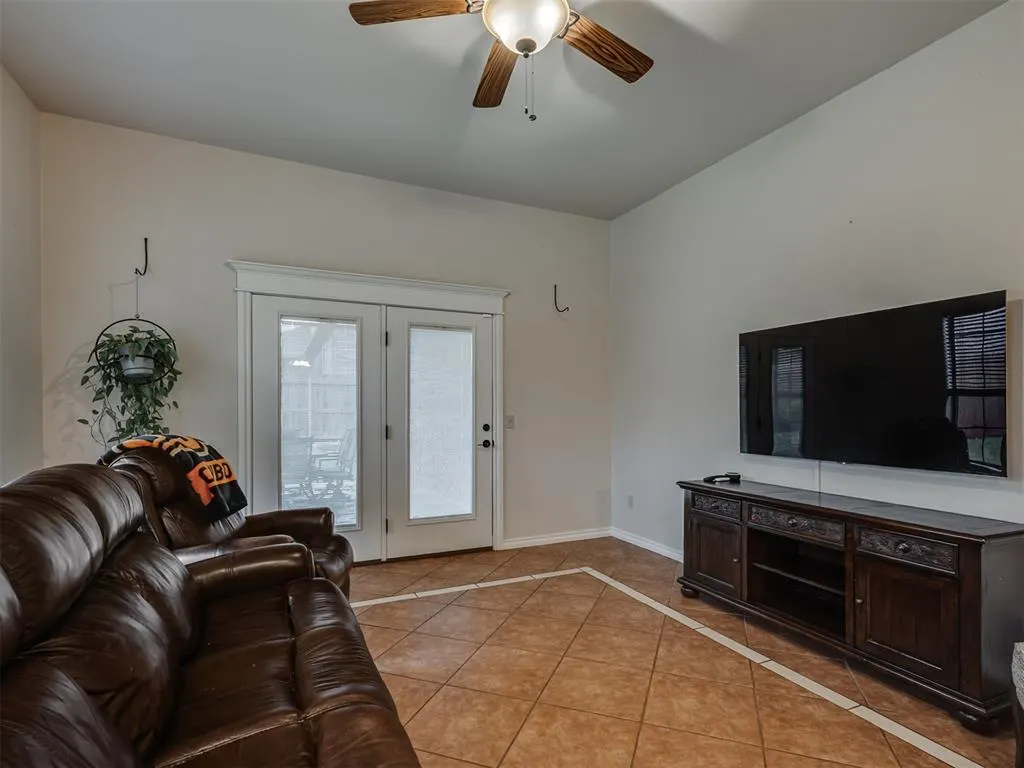 Photo 15 — 908 N Justin Drive, Yukon, OK 73099