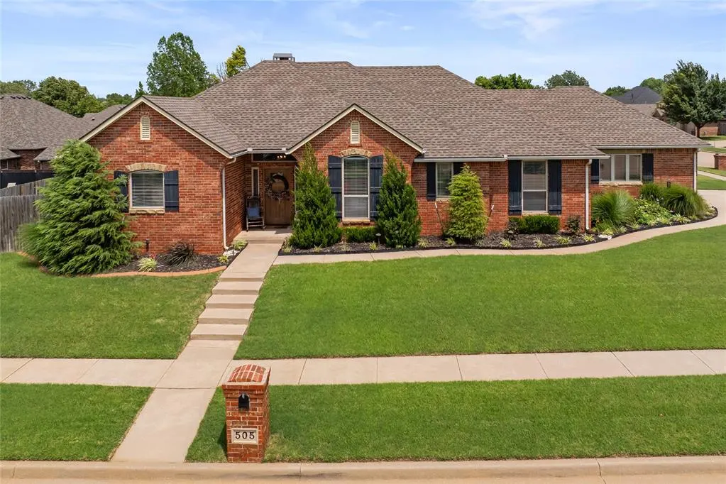 Photo 3 — 505 Swingman Road, Yukon, OK 73099