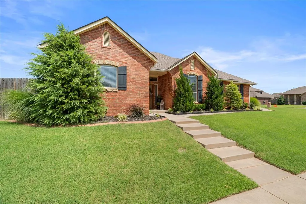 Photo 4 — 505 Swingman Road, Yukon, OK 73099