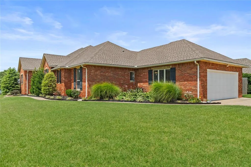 Front exterior — 505 Swingman Road, Yukon, OK 73099