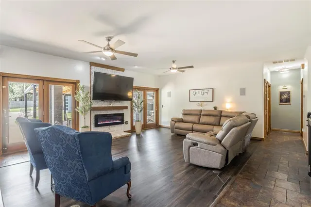 Photo 3 — 1400 E Eagle Nest Terrace, Mustang, OK 73064
