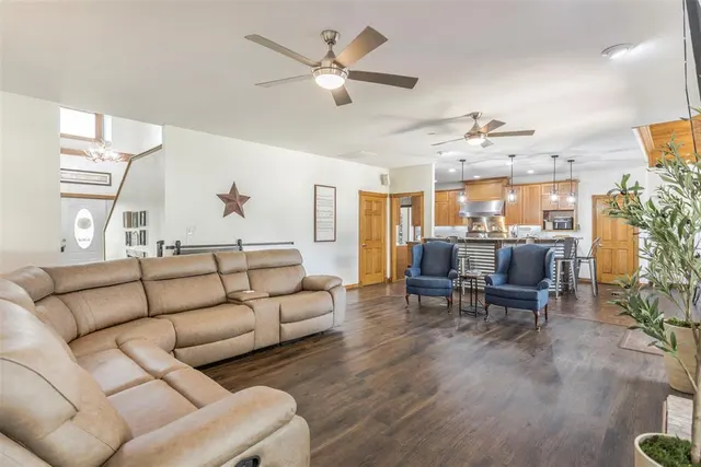 Photo 4 — 1400 E Eagle Nest Terrace, Mustang, OK 73064