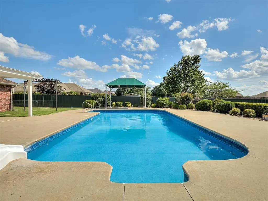 Photo 6 — 809 Grandview Rd, Tuttle, OK 73089