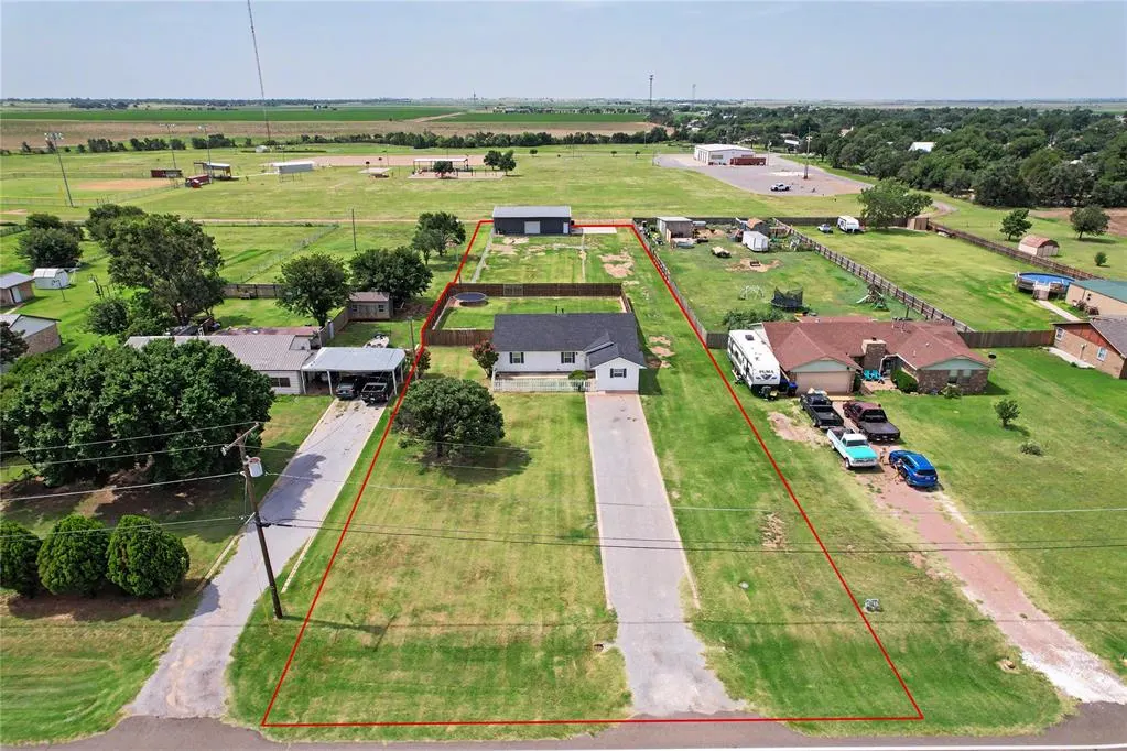 Front exterior — 608 E Warren Road, Blair, OK 73526
