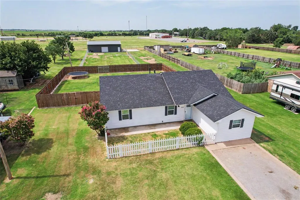 Photo 2 — 608 E Warren Road, Blair, OK 73526