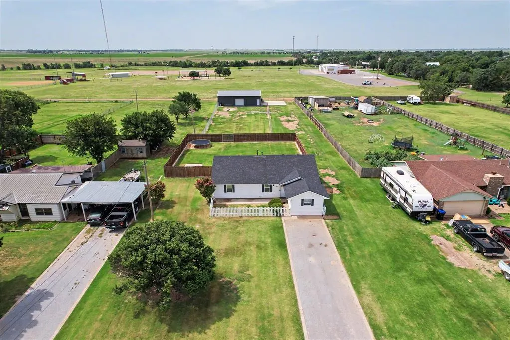 Photo 6 — 608 E Warren Road, Blair, OK 73526