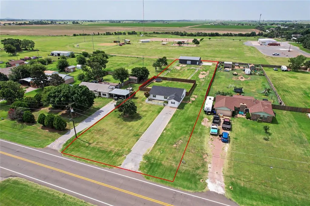 Photo 7 — 608 E Warren Road, Blair, OK 73526