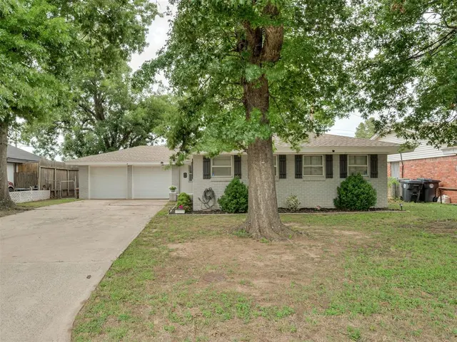 Photo 2 — 7013 NW 28th Street, Bethany, OK 73008