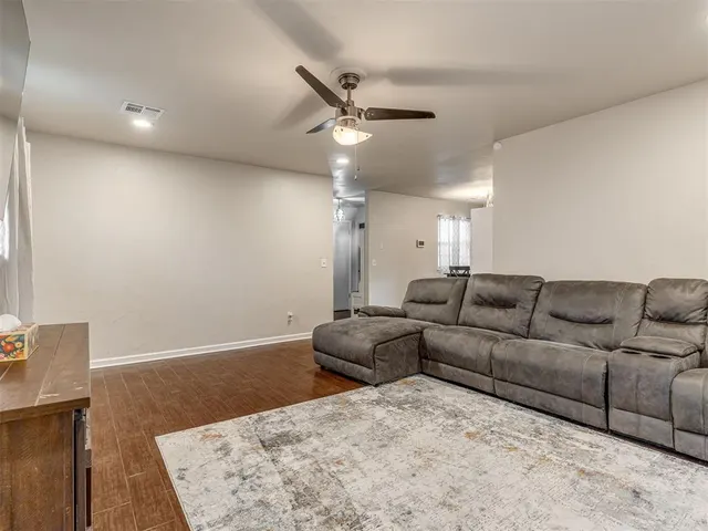 Photo 6 — 7013 NW 28th Street, Bethany, OK 73008