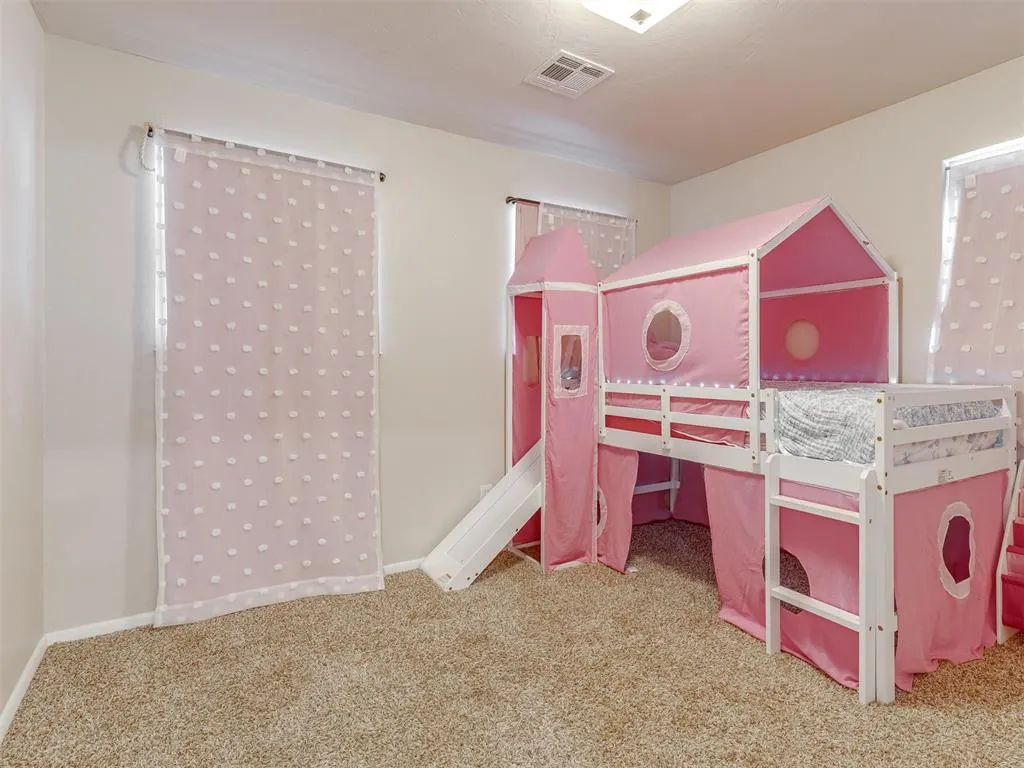 Photo 16 — 7013 NW 28th Street, Bethany, OK 73008