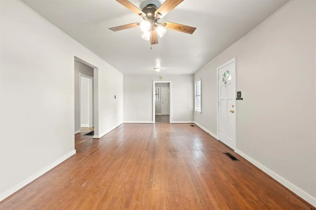 Photo 7 — 208 E 7th Street, Edmond, OK 73034