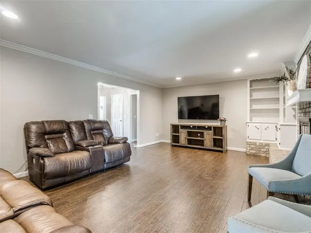Photo 7 — 10324 Leicester Drive, Yukon, OK 73099
