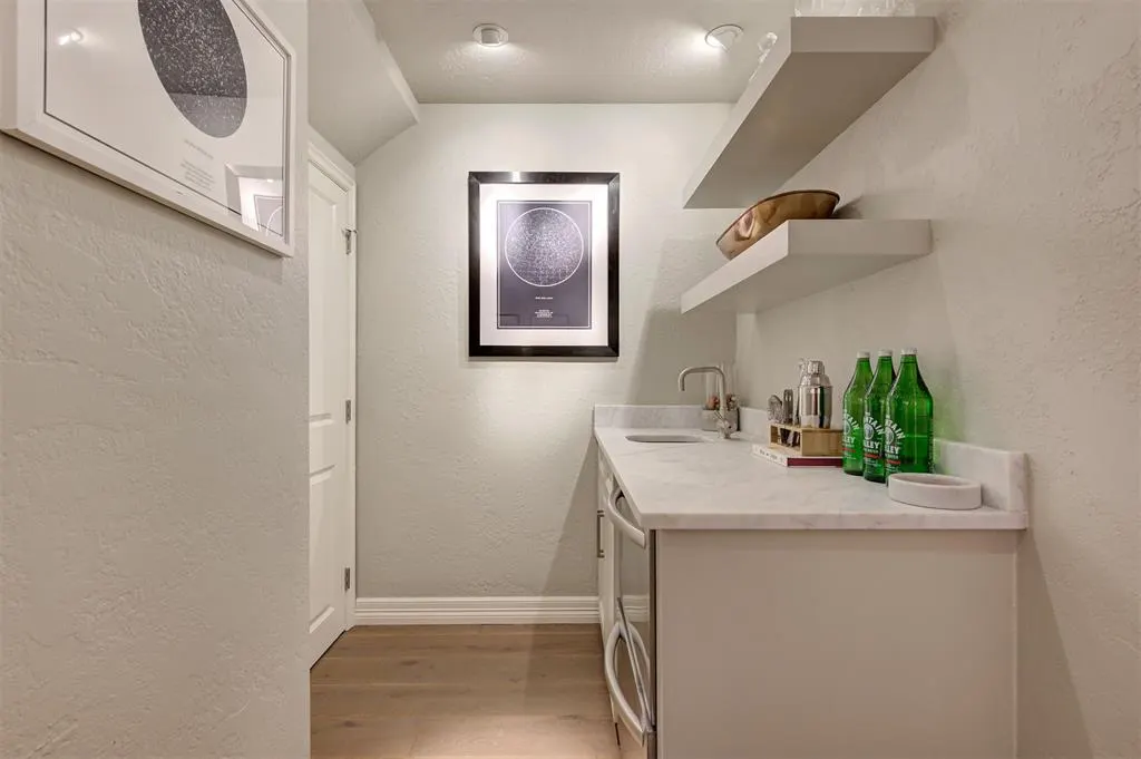 Photo 5 — 6208 Waterford Boulevard 107, Oklahoma City, OK 73118