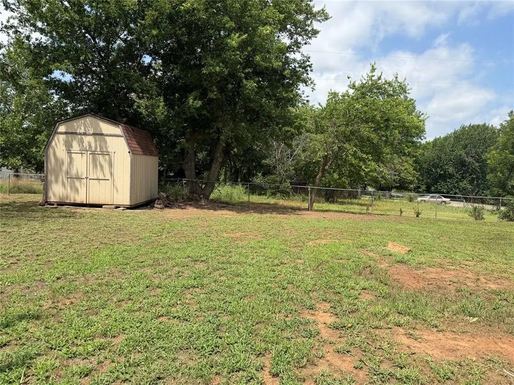 Photo 16 — 524 Georgia Street, Jones, OK 73049