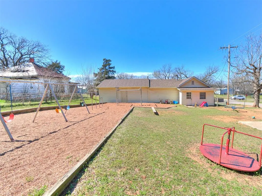 Photo 5 — 602 Dogwood Avenue, Wellston, OK 74881