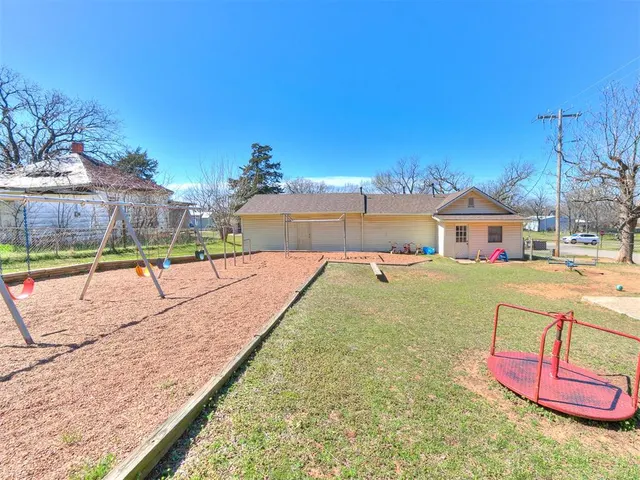 Photo 5 — 602 Dogwood Avenue, Wellston, OK 74881
