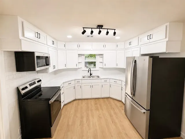 Photo 8 — 3037 NW 35th Street, Oklahoma City, OK 73112
