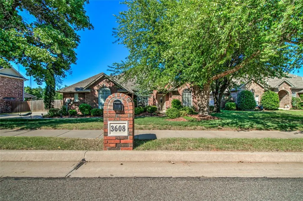 Photo 2 — 3608 Equestrian Court, Edmond, OK 73034