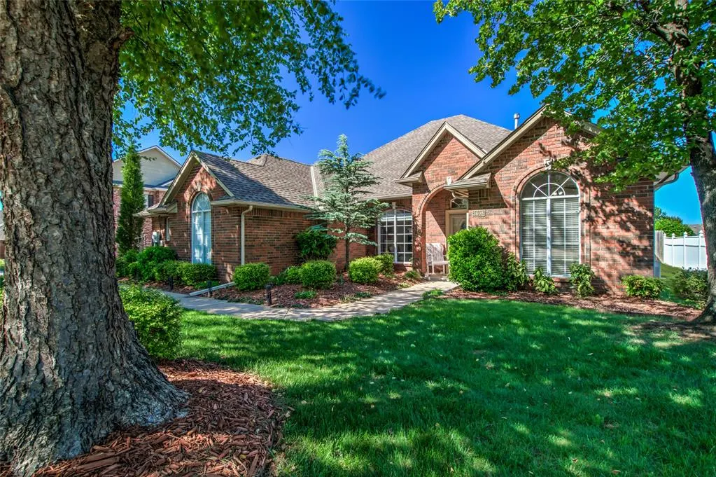 Front exterior — 3608 Equestrian Court, Edmond, OK 73034