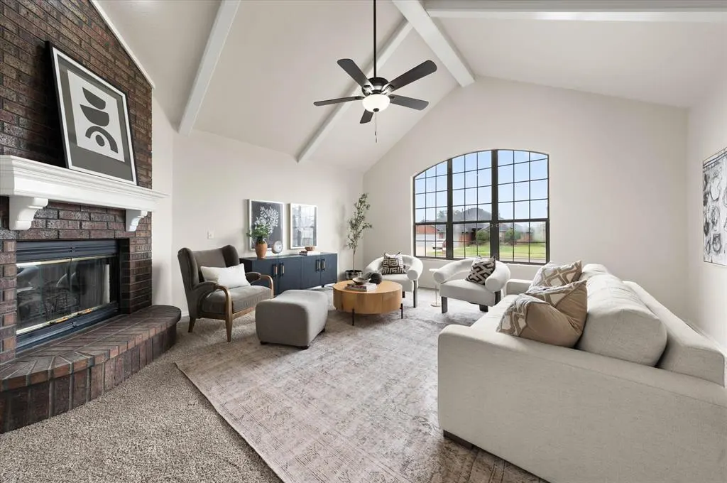 Photo 5 — 725 NE 20th Street, Moore, OK 73160