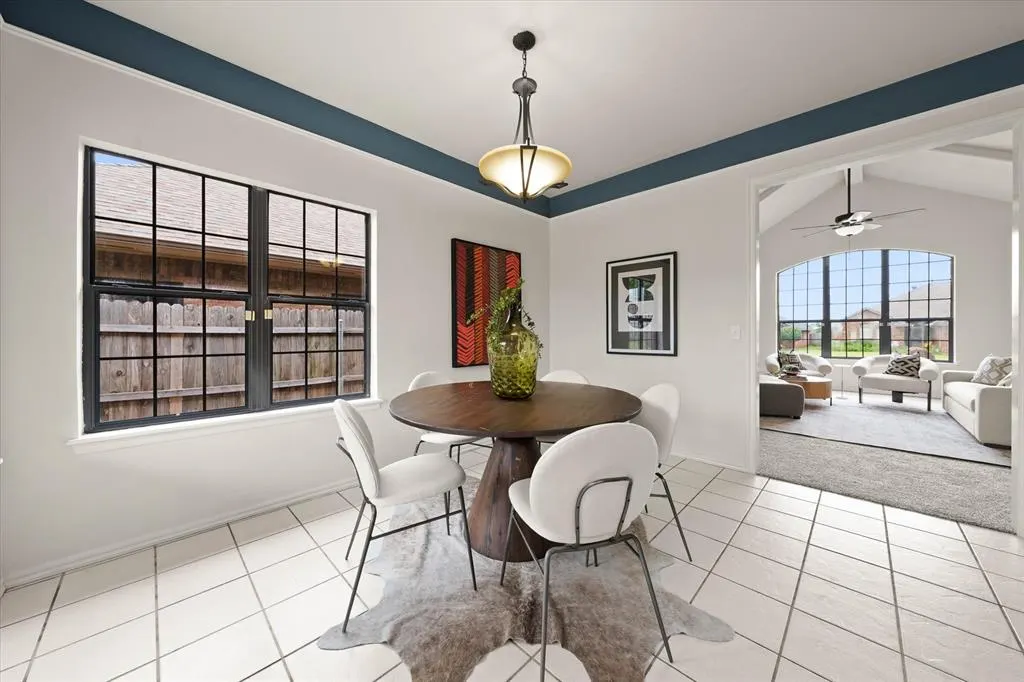 Photo 13 — 725 NE 20th Street, Moore, OK 73160