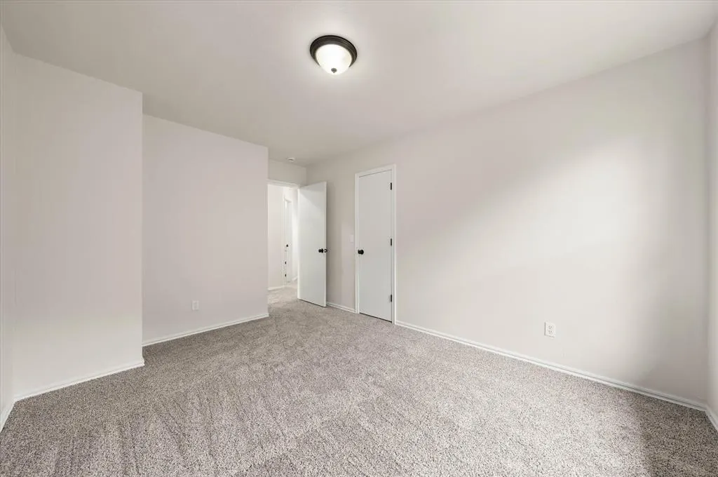 Photo 22 — 725 NE 20th Street, Moore, OK 73160