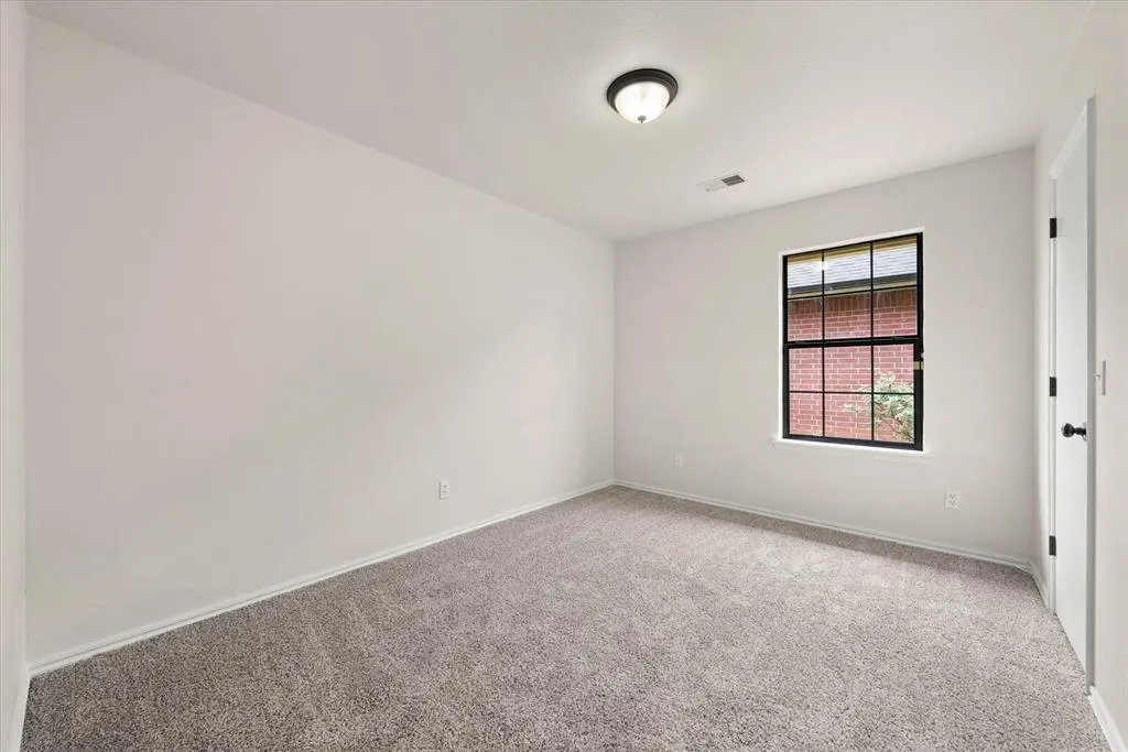 Photo 25 — 725 NE 20th Street, Moore, OK 73160