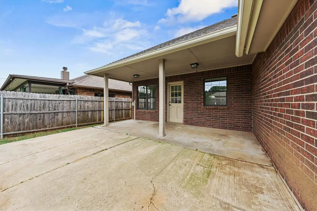 Photo 28 — 725 NE 20th Street, Moore, OK 73160