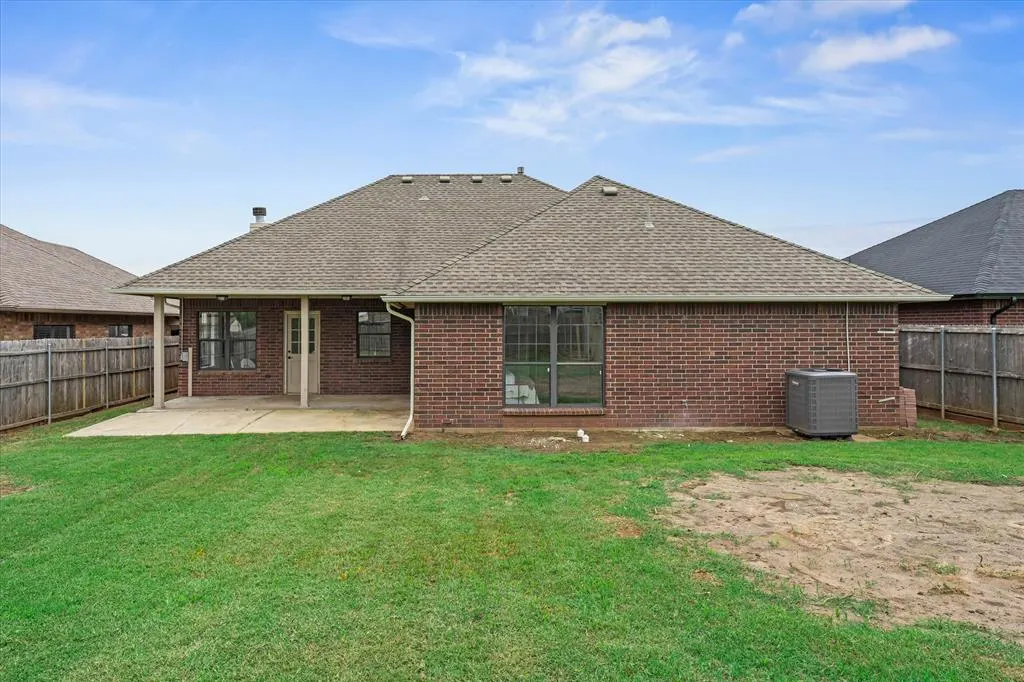 Photo 30 — 725 NE 20th Street, Moore, OK 73160