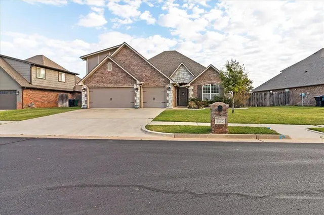 Photo 2 — 5005 NW 155th Street, Edmond, OK 73013