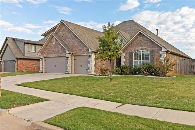 Photo 3 — 5005 NW 155th Street, Edmond, OK 73013
