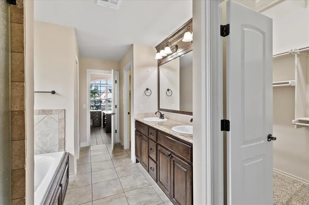 Photo 13 — 5005 NW 155th Street, Edmond, OK 73013
