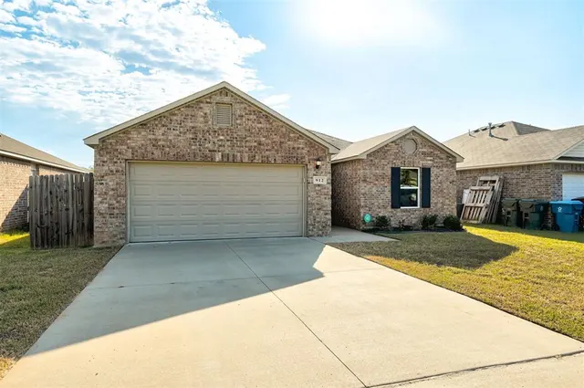 Photo 3 — 912 Klare Lane, Midwest City, OK 73130