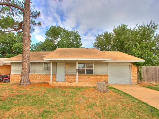 Photo 4 — 941 N Bradley Avenue, Oklahoma City, OK 73127