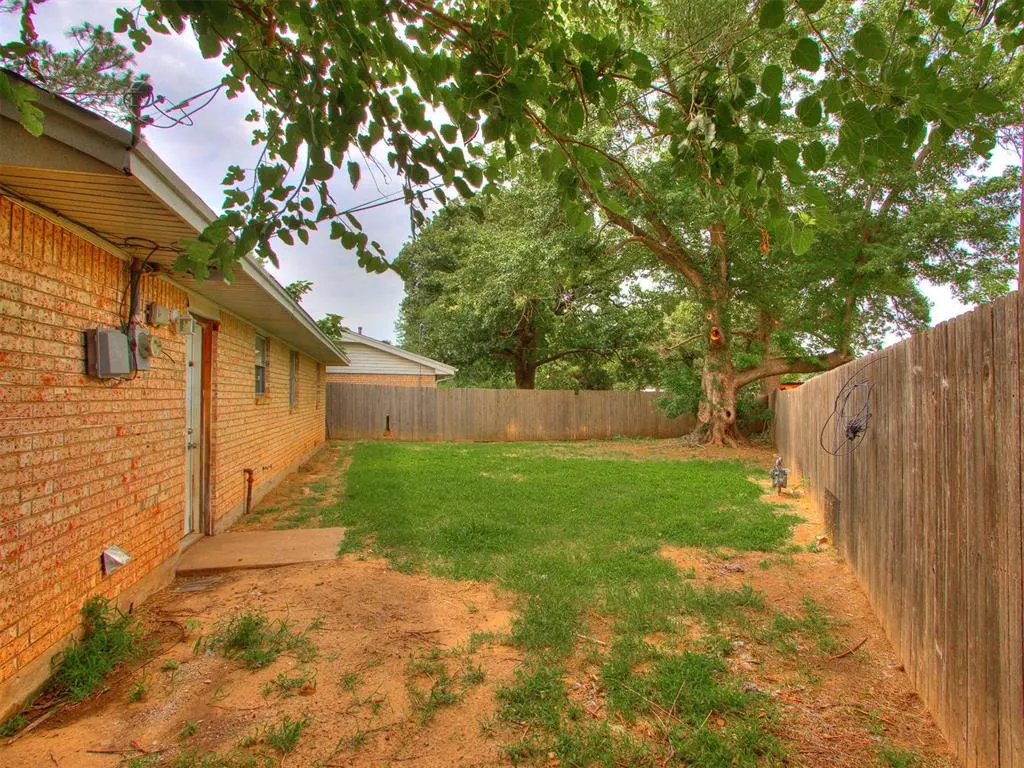 Photo 6 — 941 N Bradley Avenue, Oklahoma City, OK 73127