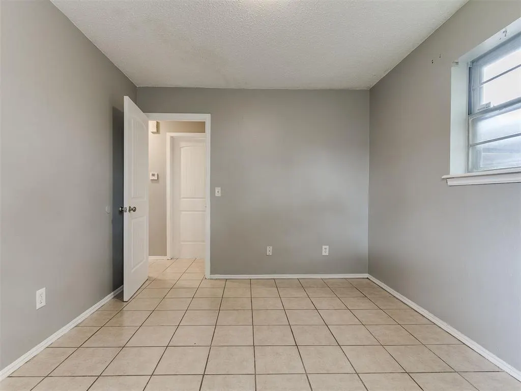 Photo 19 — 941 N Bradley Avenue, Oklahoma City, OK 73127