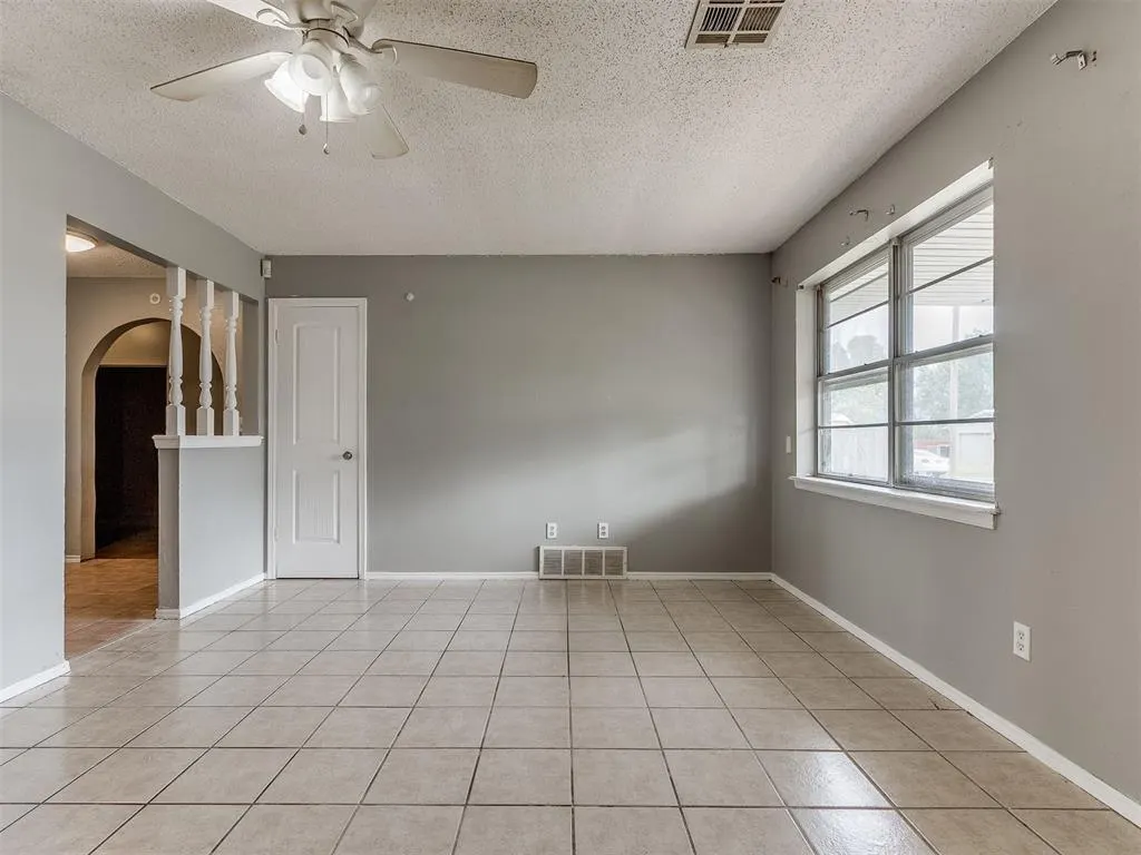 Photo 21 — 941 N Bradley Avenue, Oklahoma City, OK 73127