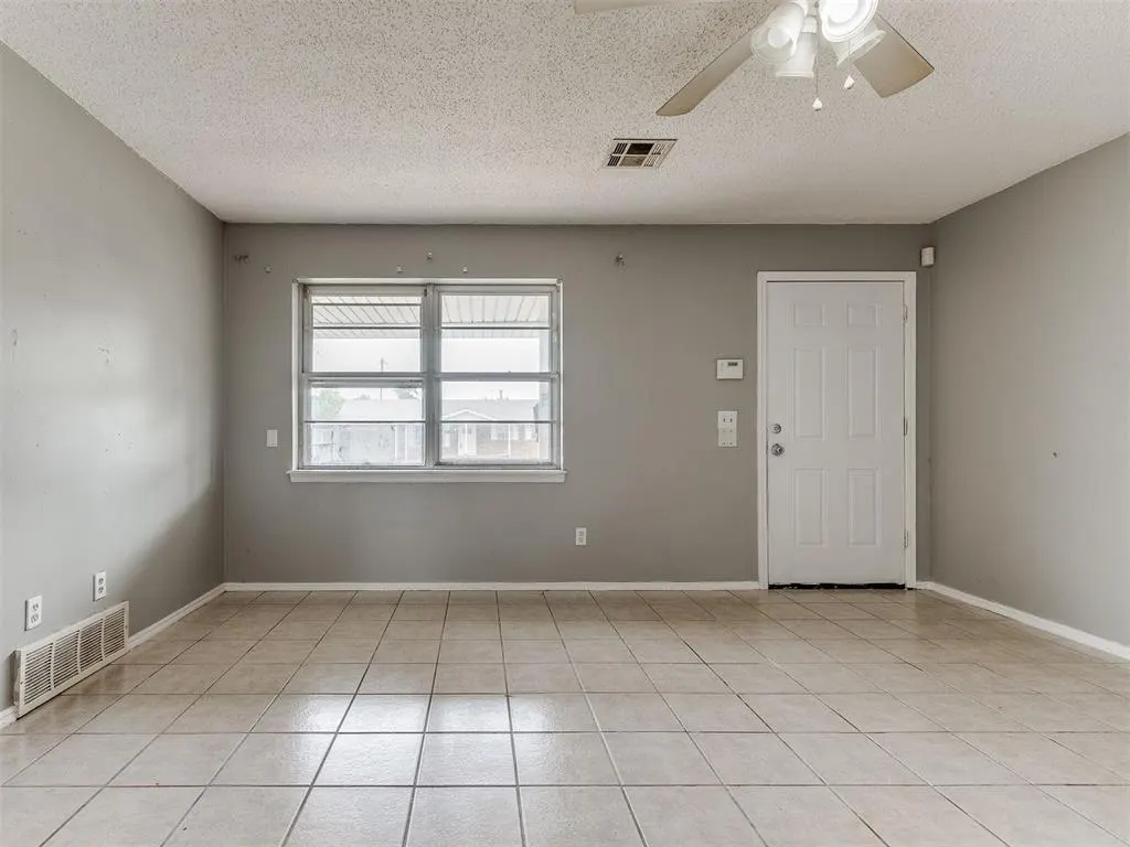 Photo 23 — 941 N Bradley Avenue, Oklahoma City, OK 73127