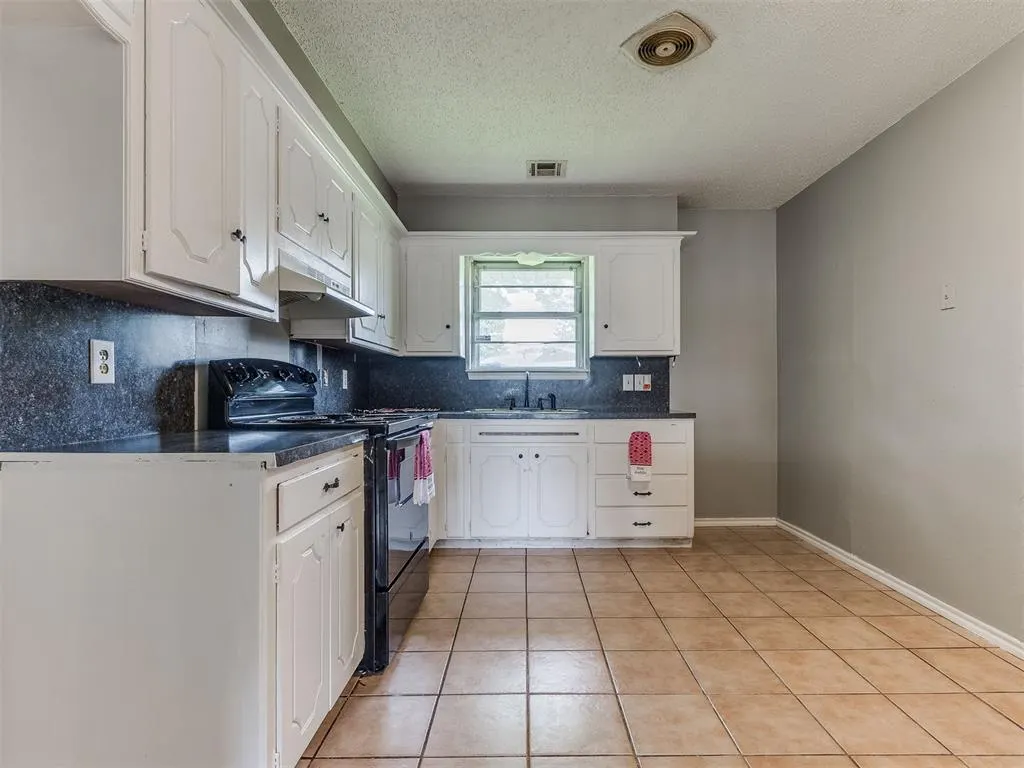 Photo 25 — 941 N Bradley Avenue, Oklahoma City, OK 73127