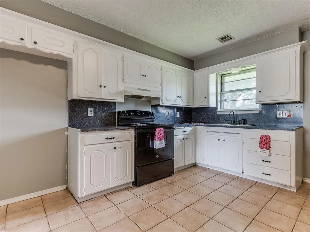 Photo 28 — 941 N Bradley Avenue, Oklahoma City, OK 73127
